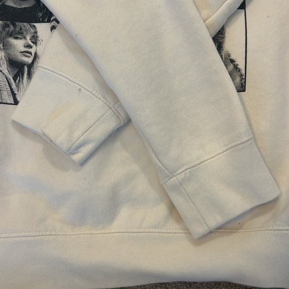 Taylor Swift The Eras Tour original concert hoodie Size M - Picture 4 of 5